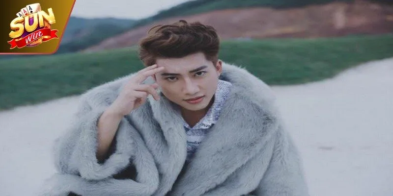 Hình ảnh phong thái đĩnh đạc của vị lãnh đạo CEO Huy Hoàng 